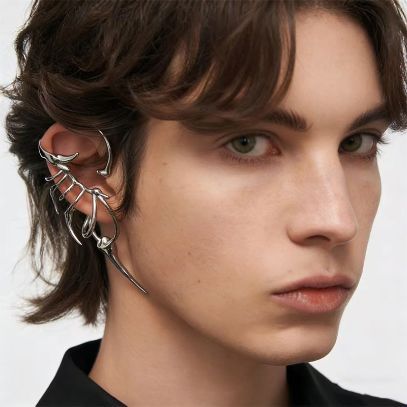エッジの効いたスケルトンスタイルのイヤーカフ、男性と女性向け - Women'S Fashion Edgy のレビューと価格