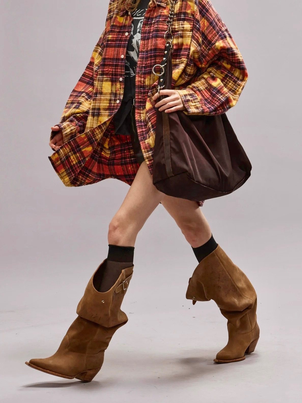 レディース スラウチーウエスタンブーツ シルバーチェーンディ - Women'S Fashion Edgy のレビューと価格